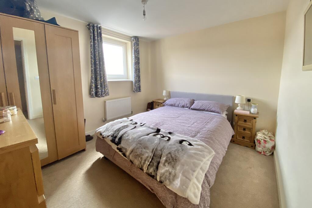 Apartment in Eastleigh - View 4