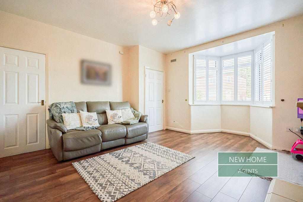 House in Stoke-on-Trent - View 4