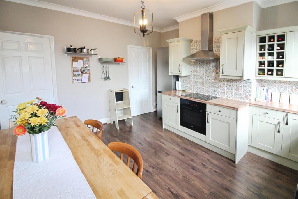 House in Leeds - View 2
