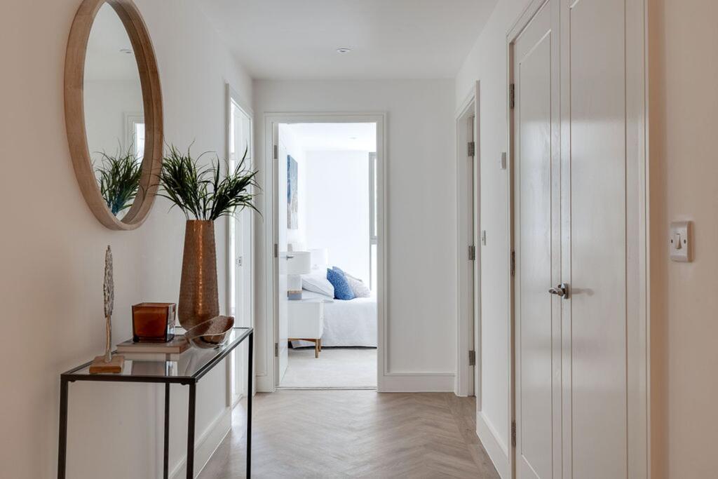 Apartment in Wirral, Liverpool City Region - View 5