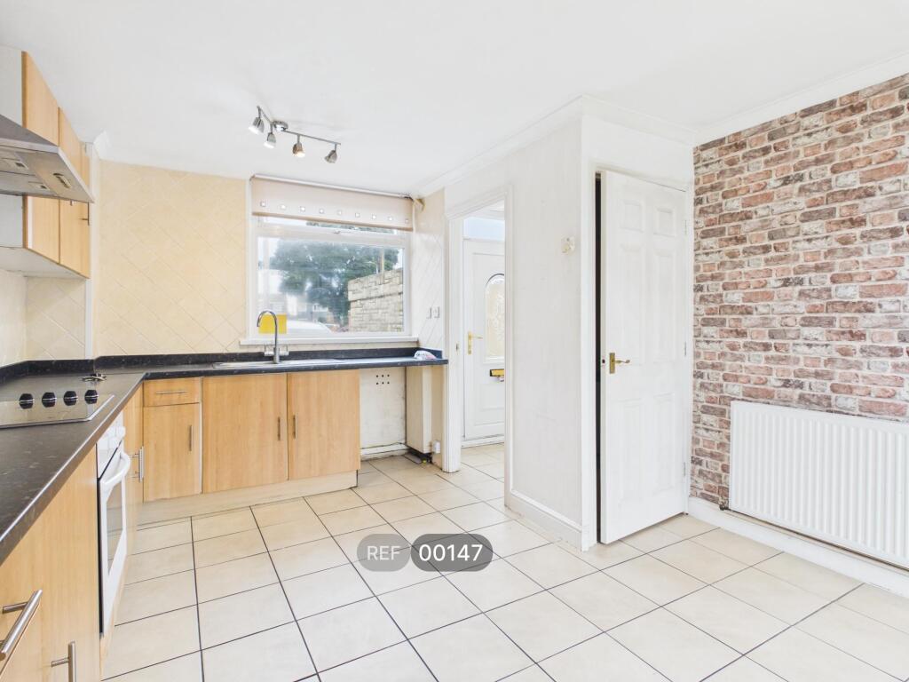 House in Hull - View 3