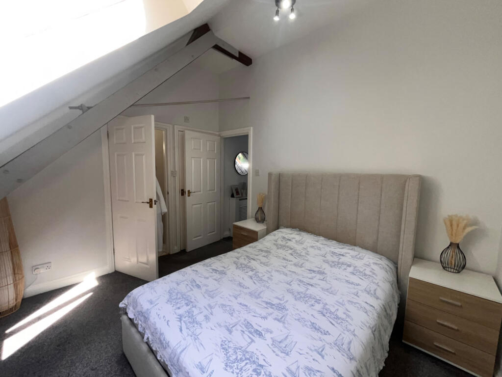 Apartment in Torquay - More