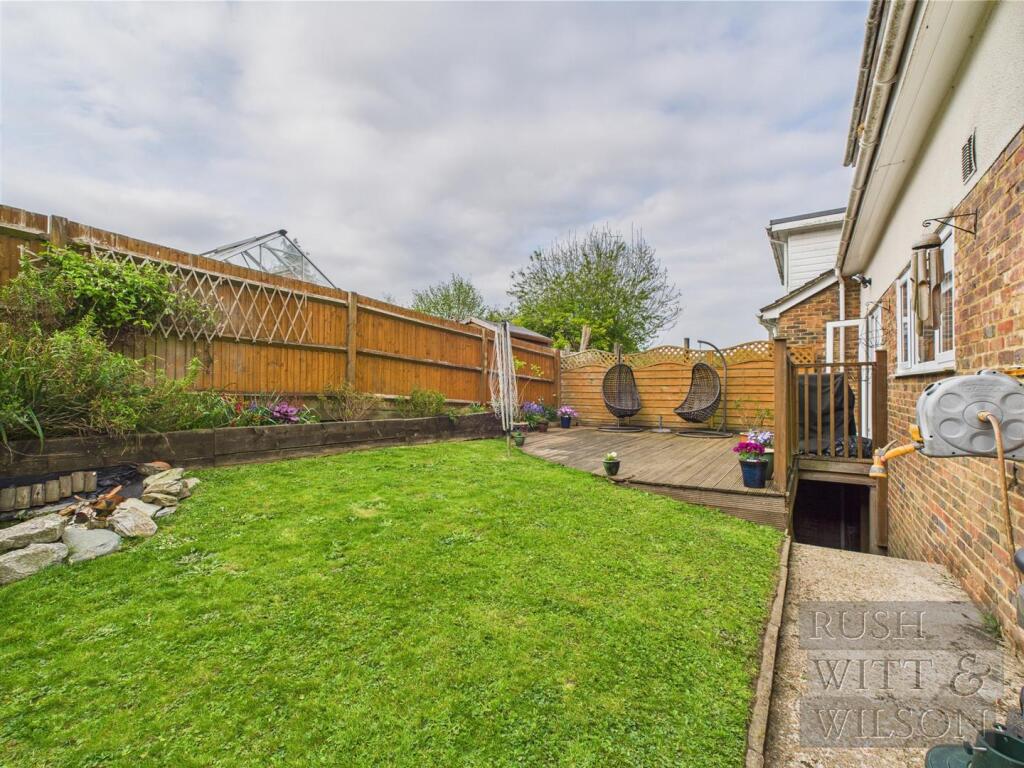 9 Beauharrow Road photo 3