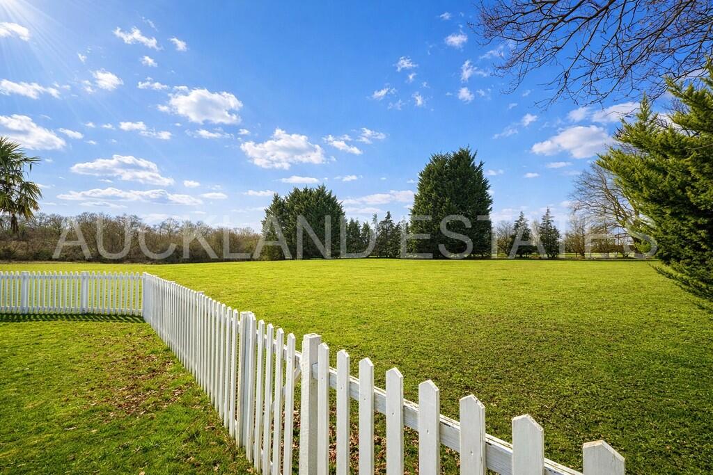 Additional image 38 of Foxes Lane, Brookmans Park, AL9