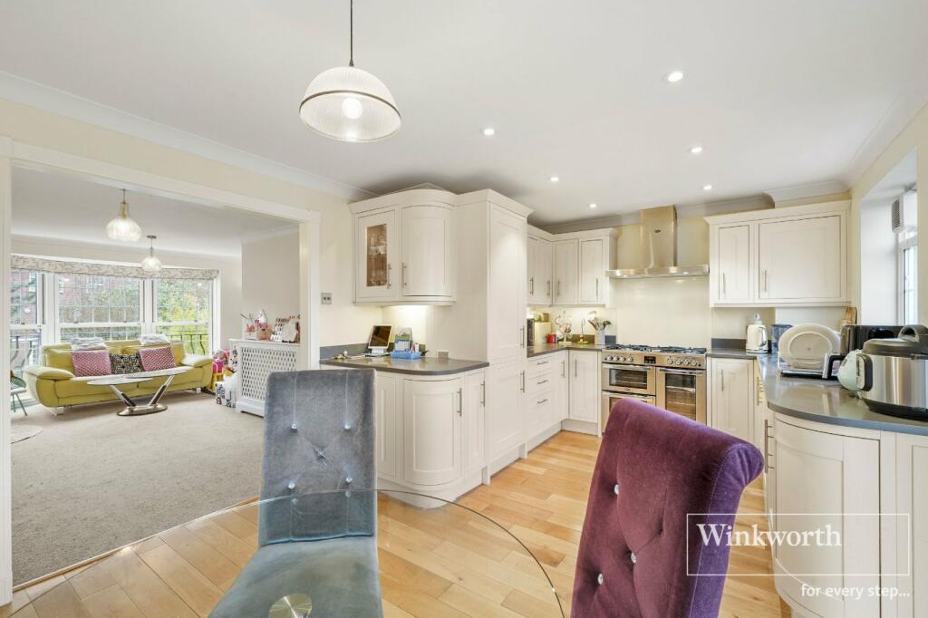 House in Bromley - View 2