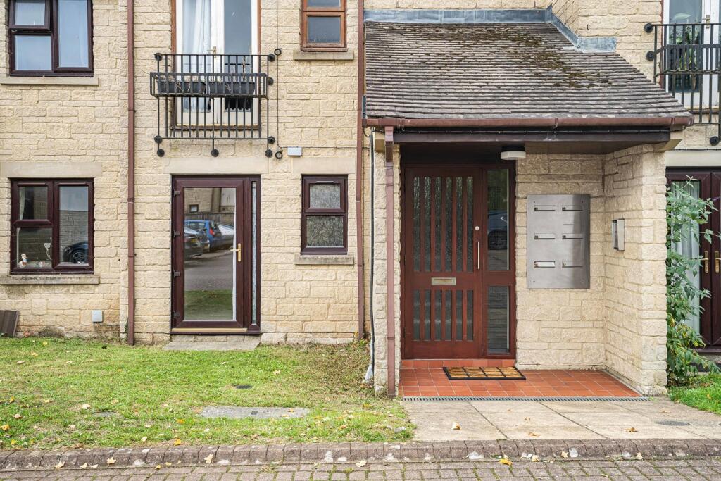 Main image of property: Kemble Drive, Cirencester, Gloucestershire, GL7
