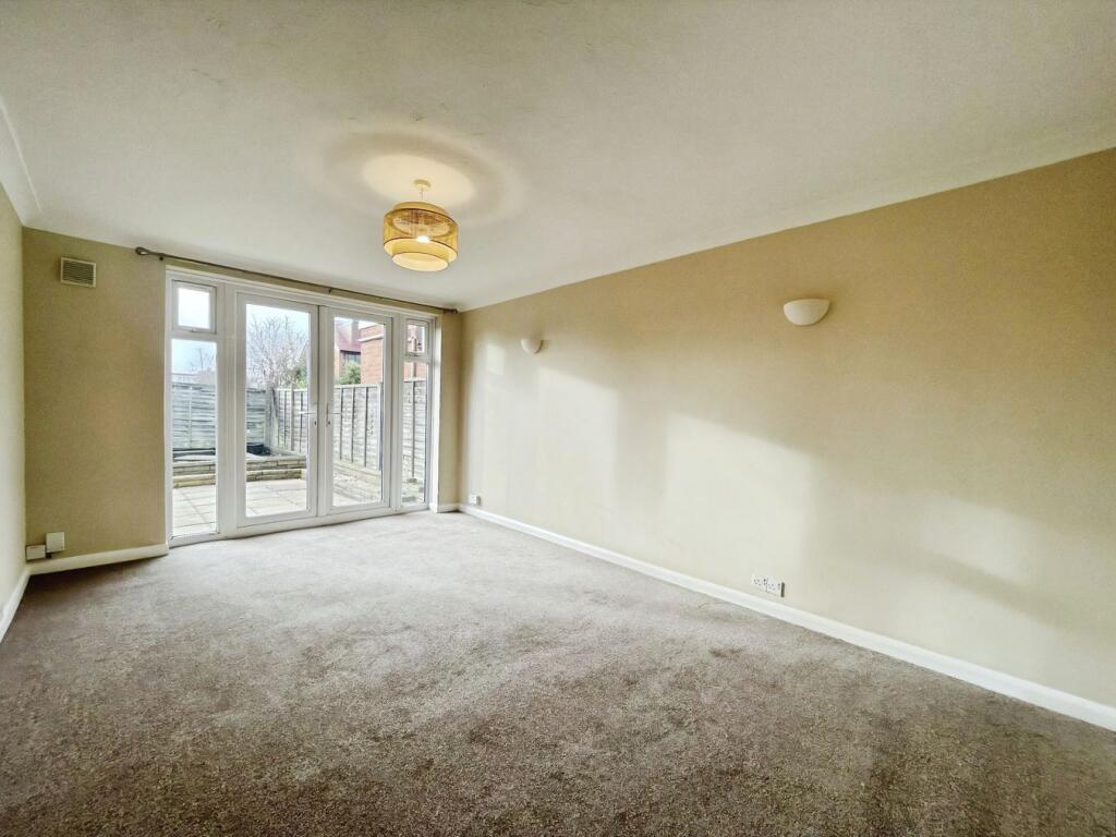 Apartment in Slough - View 3