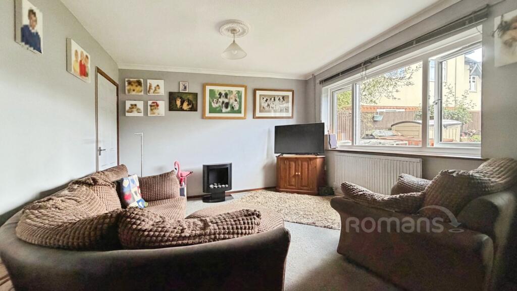 Chester Way, Tongham, Farnham photo 2