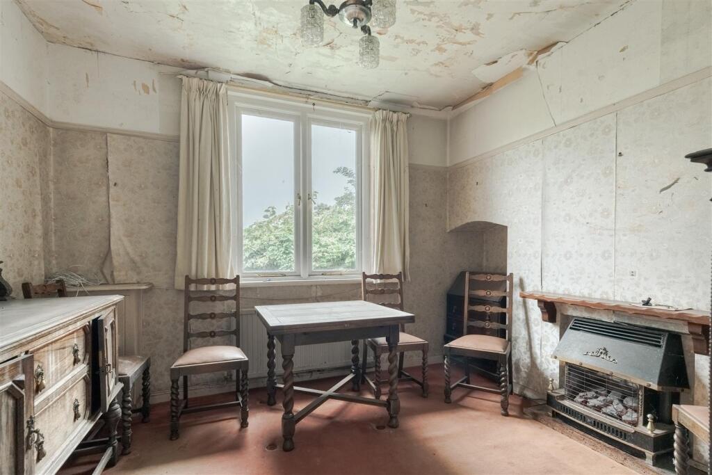 House in Lancaster, Ulverston - More