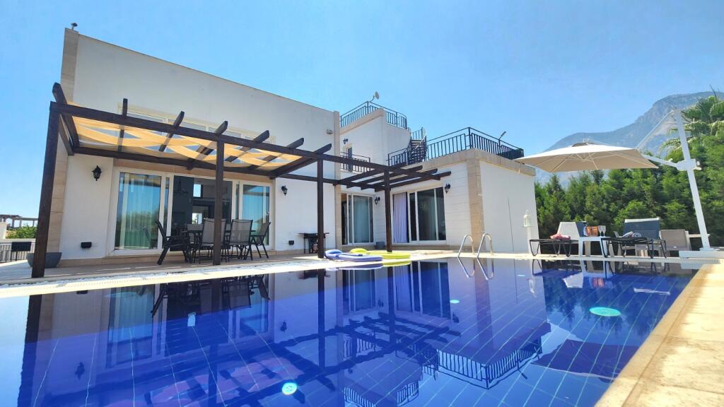 Main image of property: Karsiyaka, Girne