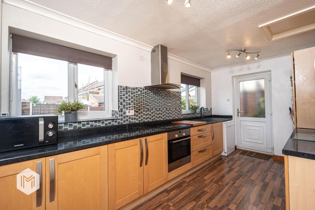 Bidston Close, Bury, BL8 photo 4