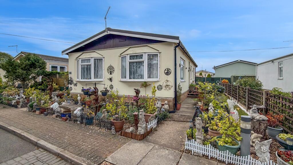 Main image of property: Little Meadow, Woodside Home Park, Woodside
