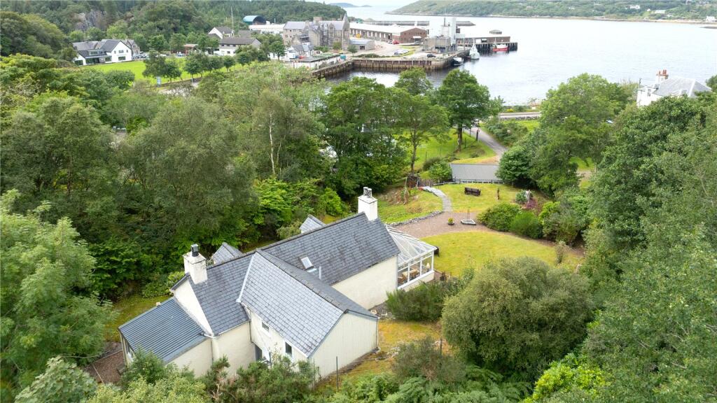 2 Canisp Road, Lochinver, Lairg, Highland, IV27 photo 4