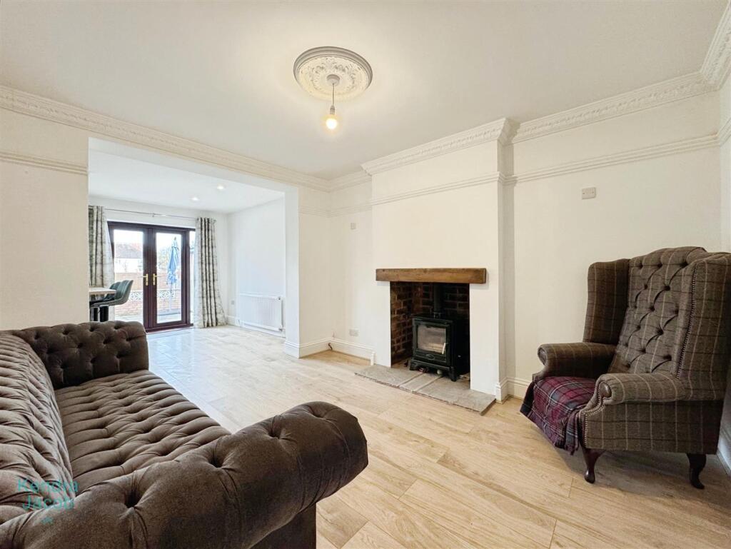 Long Lane, Carlton-In-Lindrick, Worksop photo 2