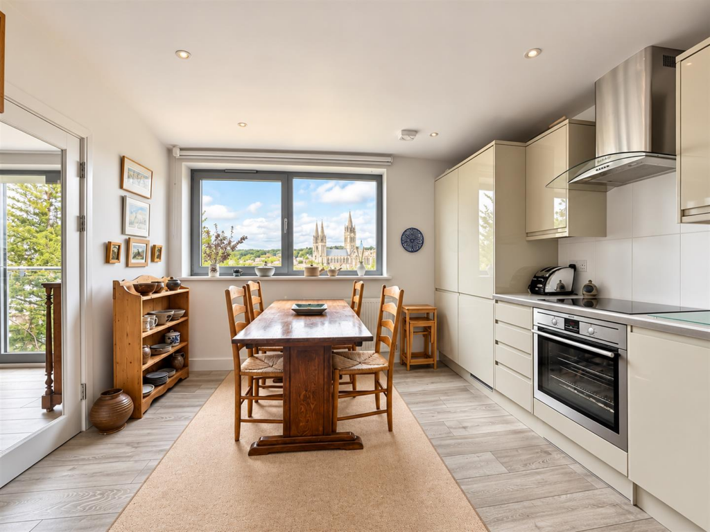 Apartment in Truro - More