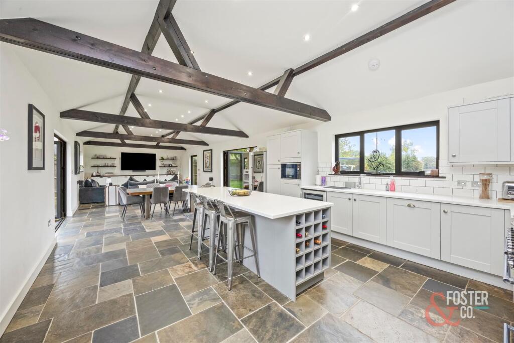 Wheatsheaf Road, Woodmancote photo 5