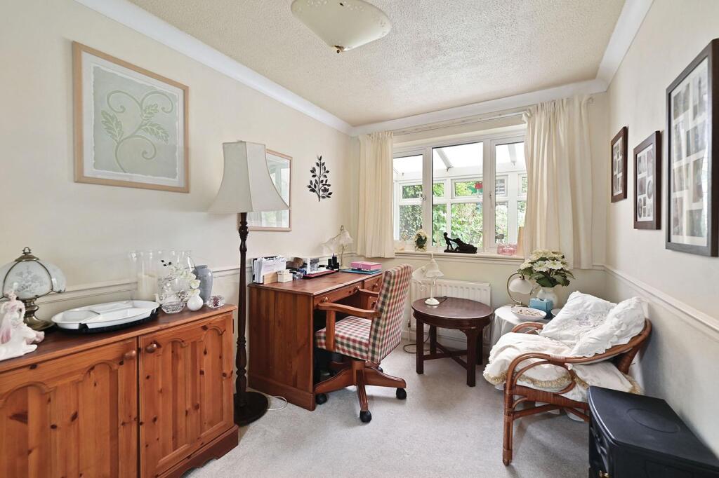 House in Basingstoke and Deane, Kempshott - View 5