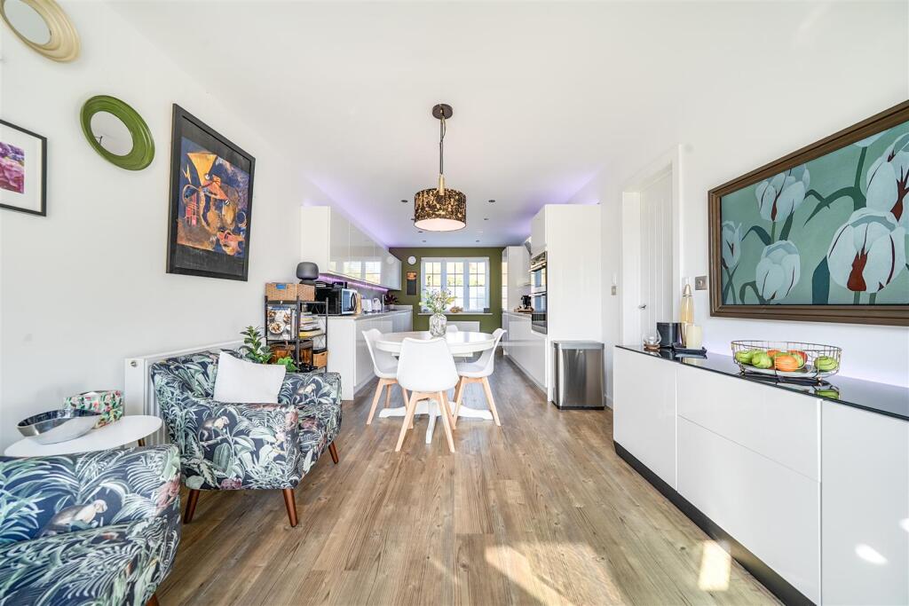 House in Swindon - View 5