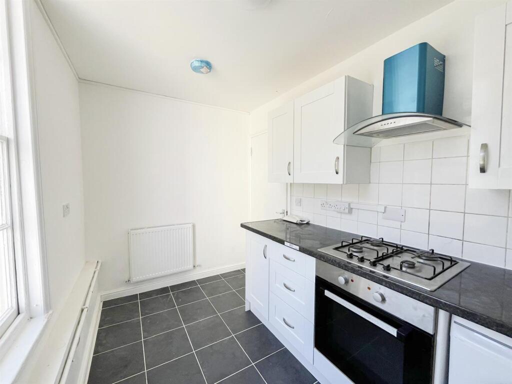 Apartment in Tonbridge - View 3