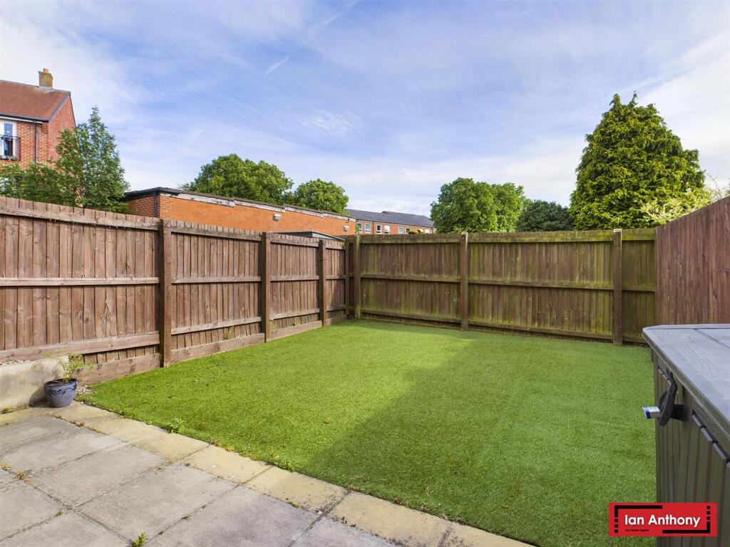 Mulberry Close, Ormskirk, L39 photo 4