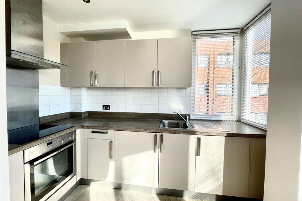 Apartment in Slough - View 2