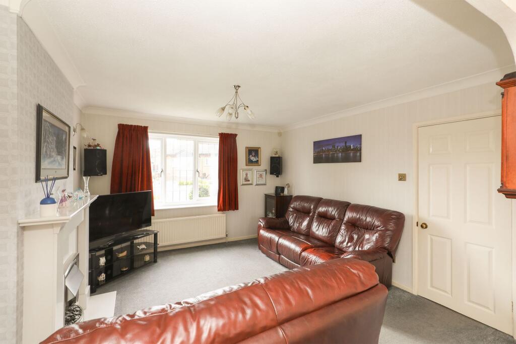 Kingswood Croft, Owlthorpe, S20 photo 4