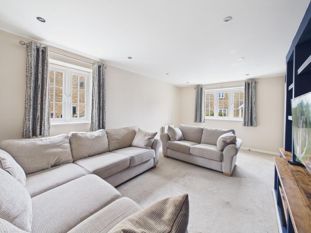 House in Silverstone, West Northamptonshire - View 3