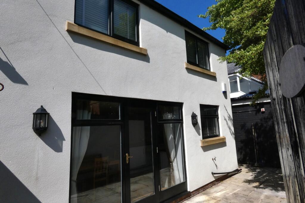 Main image of property: The Cottage rear of 12 Market Square 