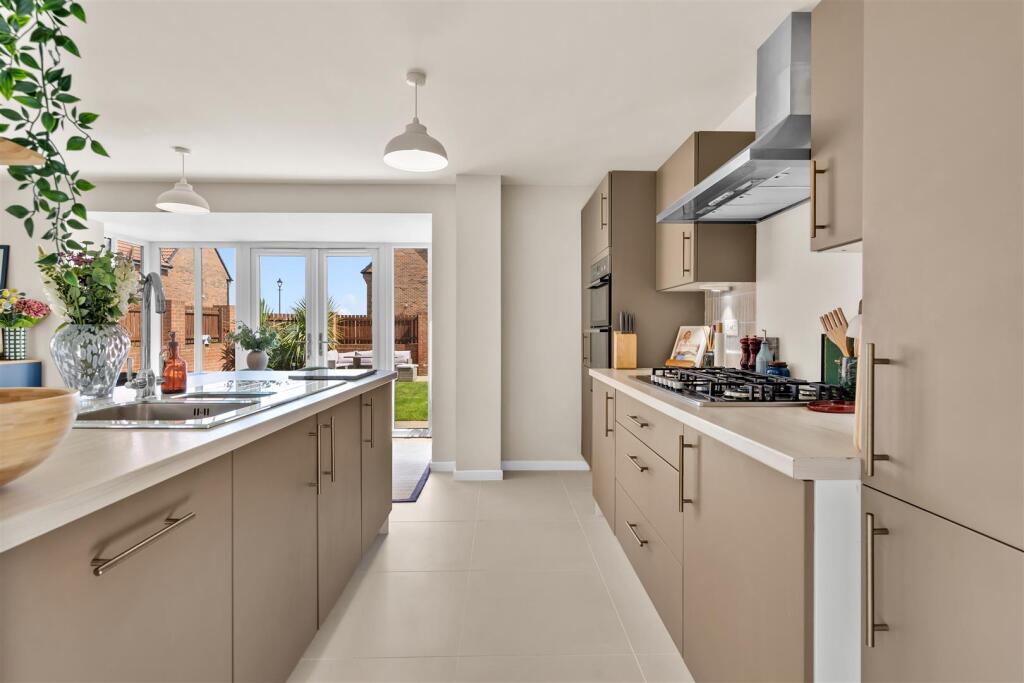Nuthatch Close, Wynyard Park, TS22 photo 4