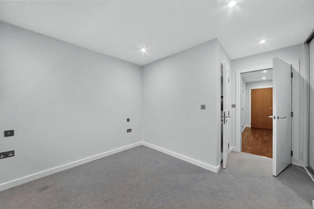 Apartment in London - More