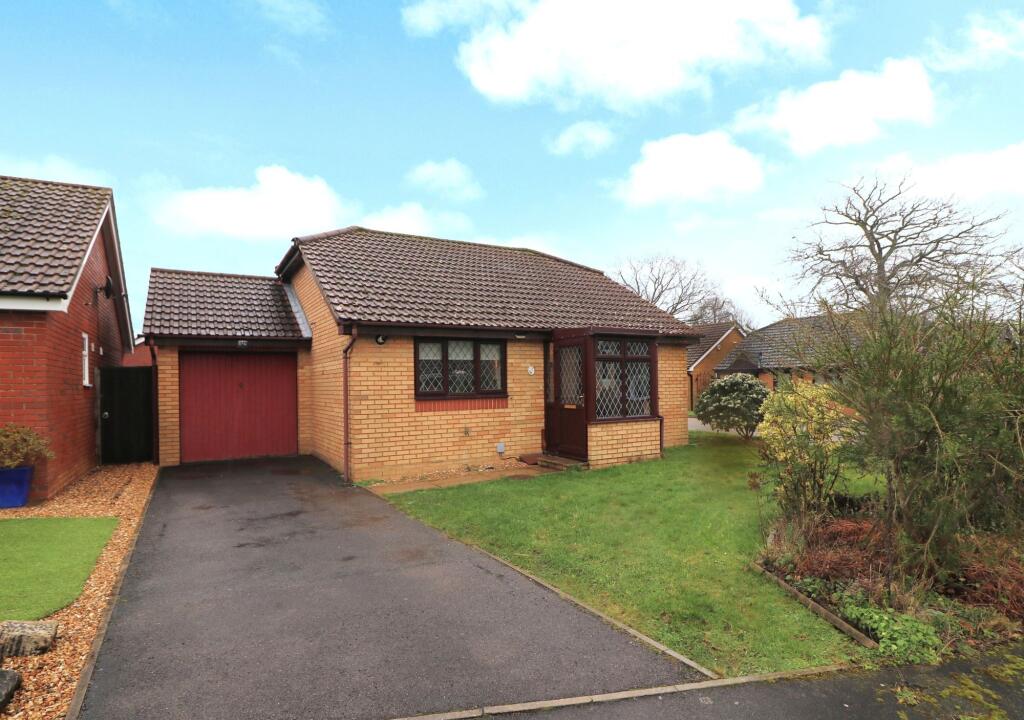 Main image of property: Garratt Close, Hedge End, SO30