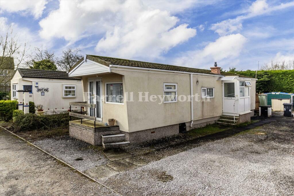 2-bed house on Westcliffe Drive, Westgate, Morecambe, £58,000