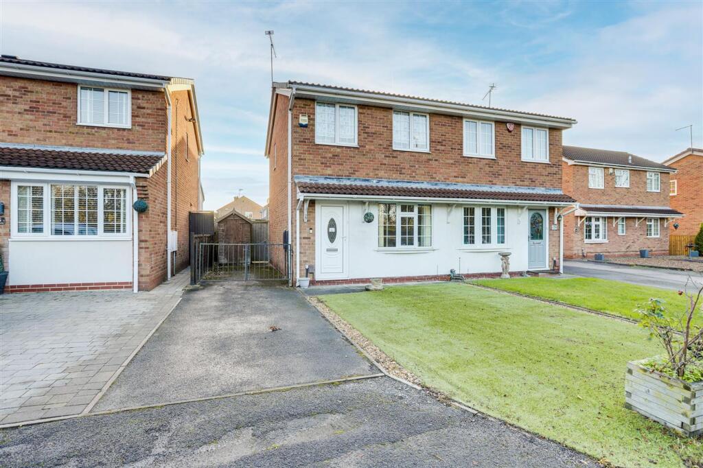 Main image of property: Borman Close, Nottingham, NG6
