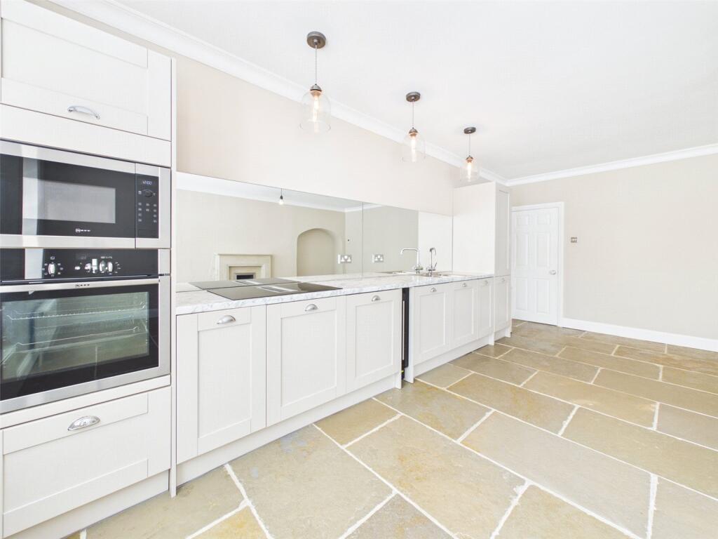 Apartment in Cheltenham, Marle Hill, Prestbury - More