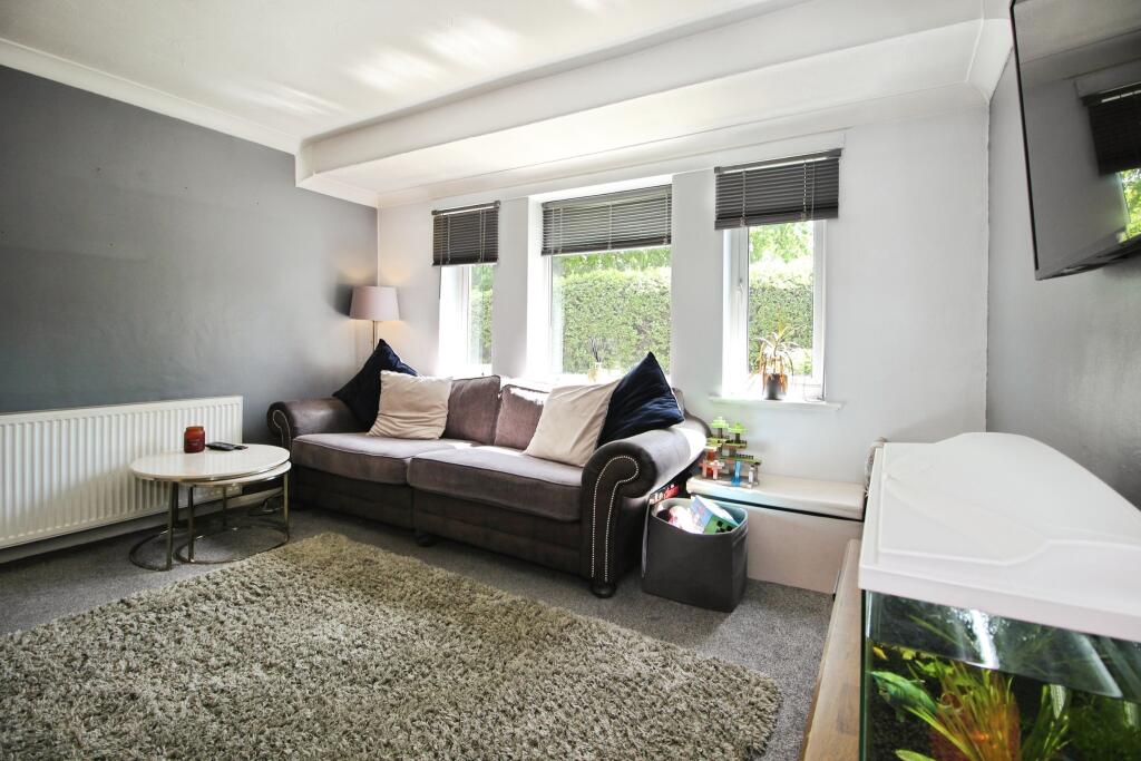 Savile Drive, Wakefield, WF4 photo 3