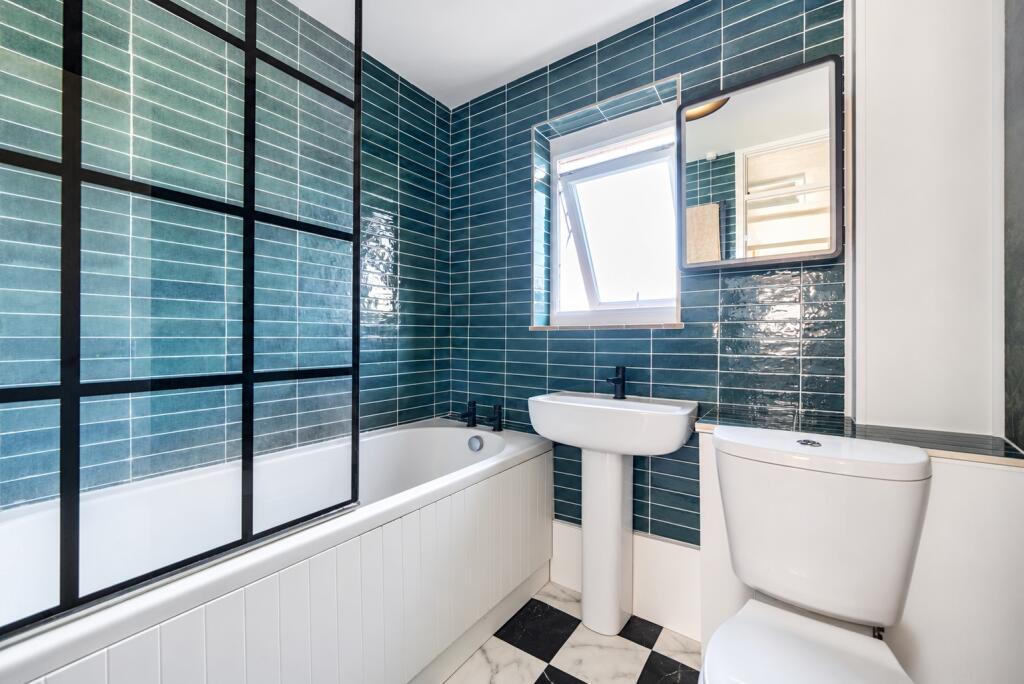 House in Winchester, Pitt, Stanmore - More