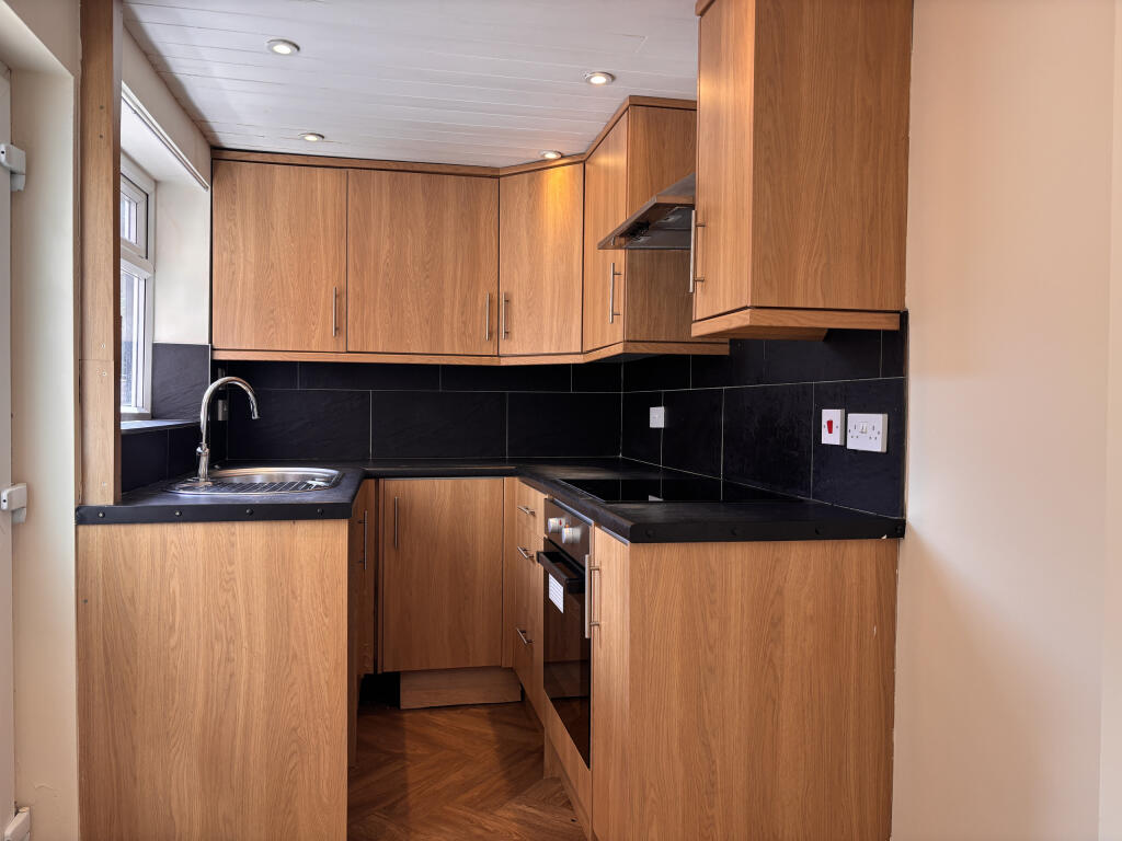 House in Mansfield, Berry Hill - View 5