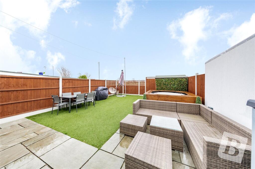 House in Romford - View 2