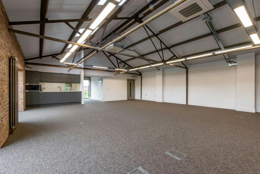 Cow Shed Deliver 5647.jpg