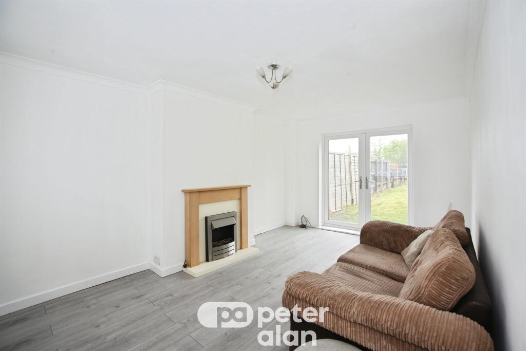 Cadoc Road, Pontnewydd, Cwmbran photo 3