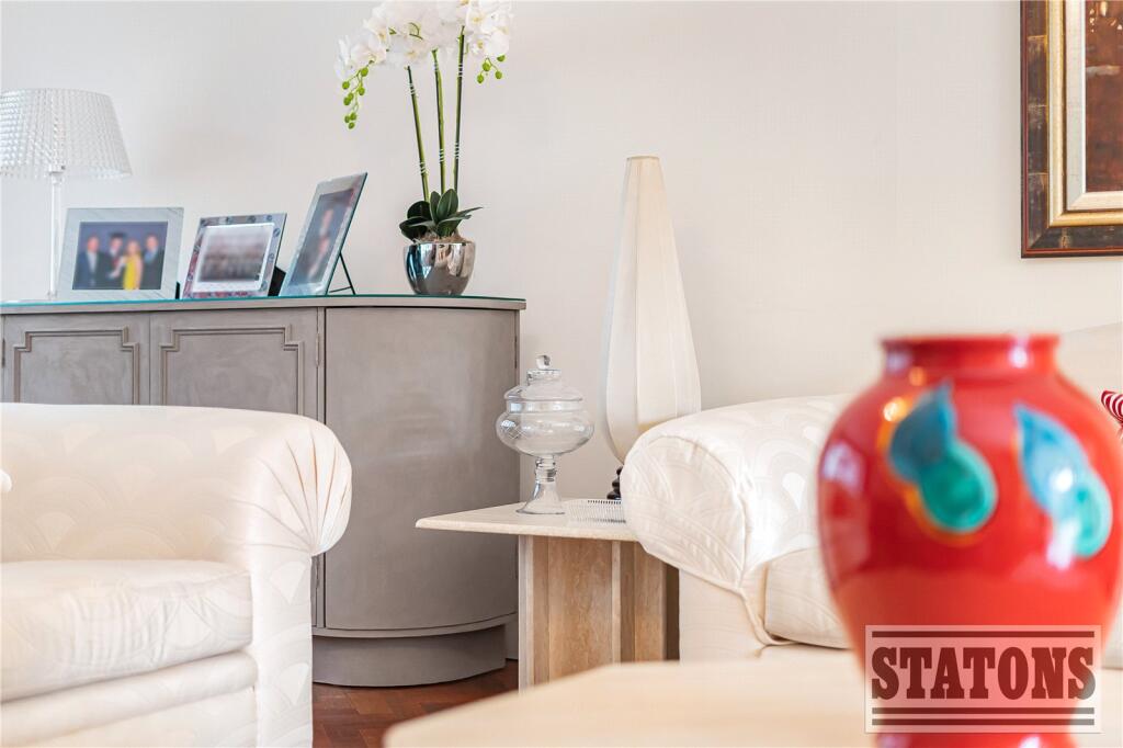 House in London - View 5