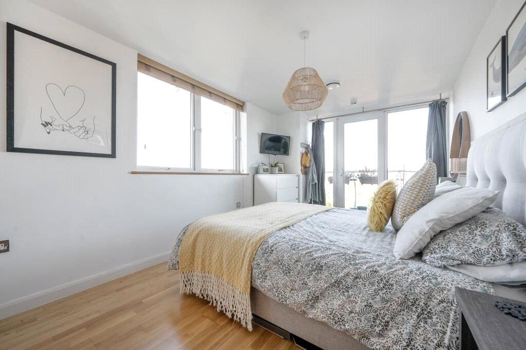 Apartment in Enfield - More