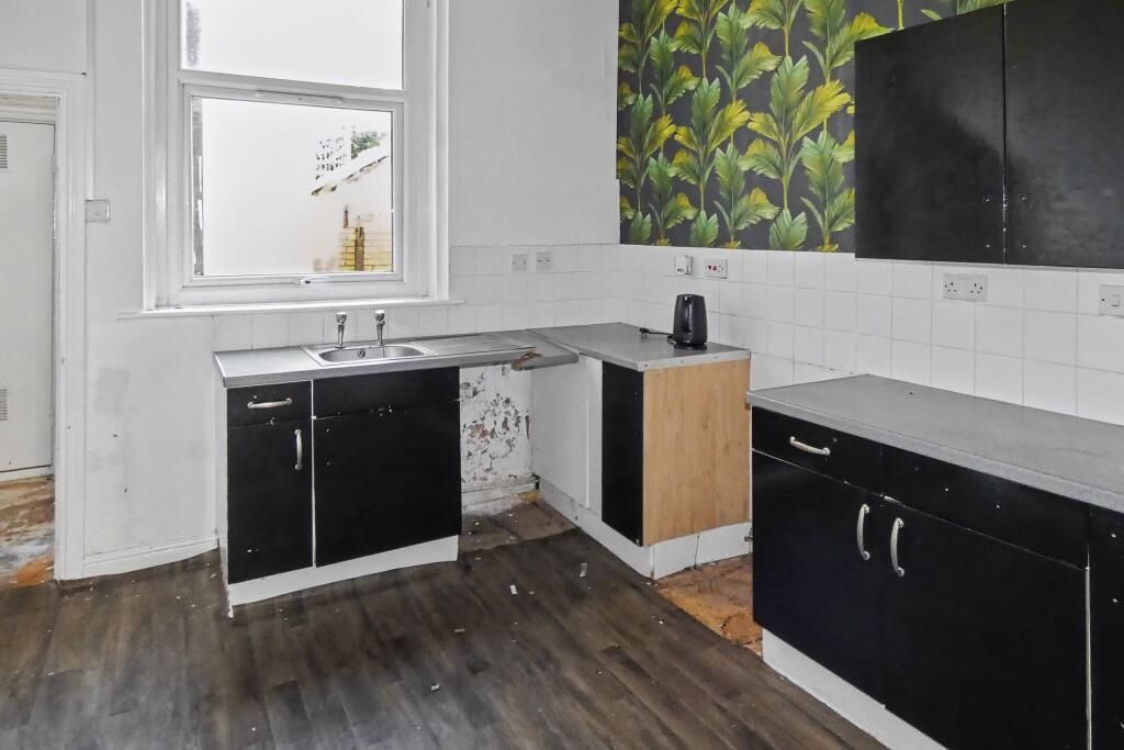 Apartment in Hull - View 5