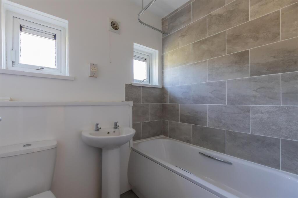 Apartment in Cardiff, Penylan - View 3