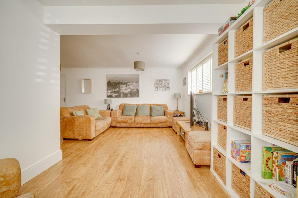 Camberton Road, Linslade photo 5