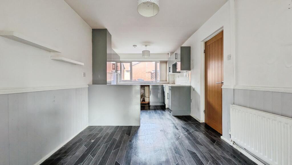 Chapel Lane, Royton, OL2 photo 4