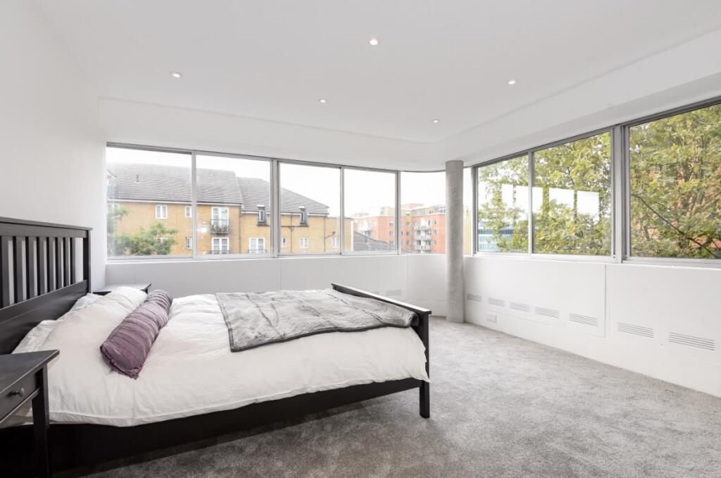Apartment in London - More