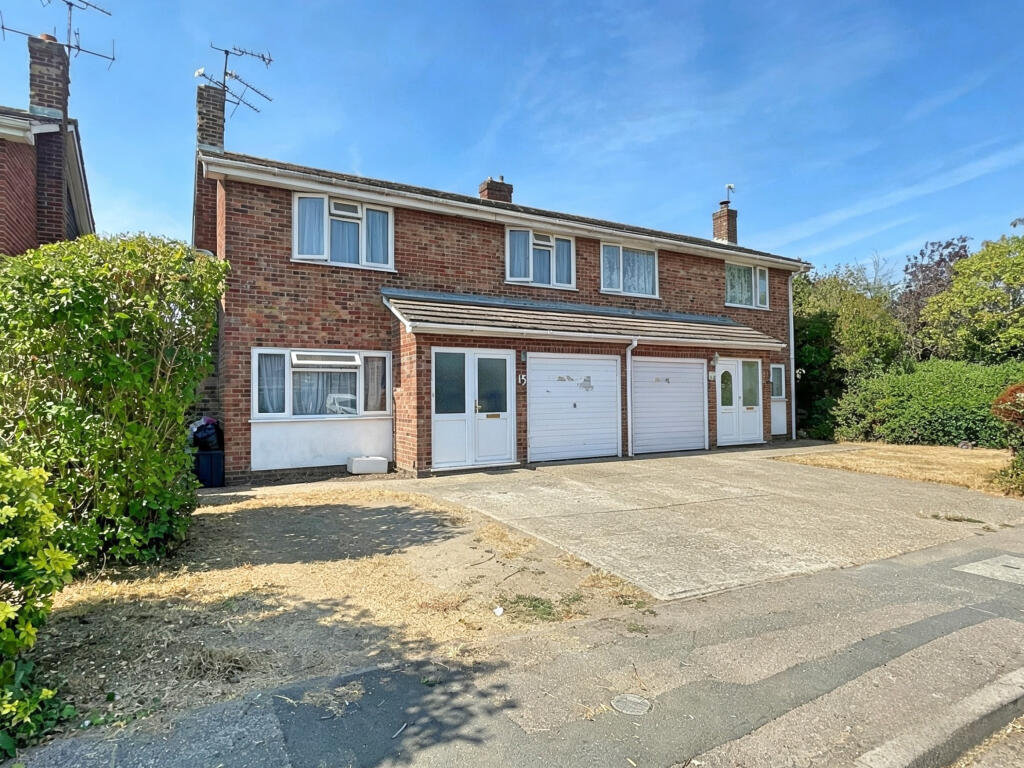 Main image of property: Francis Close, TIPTREE