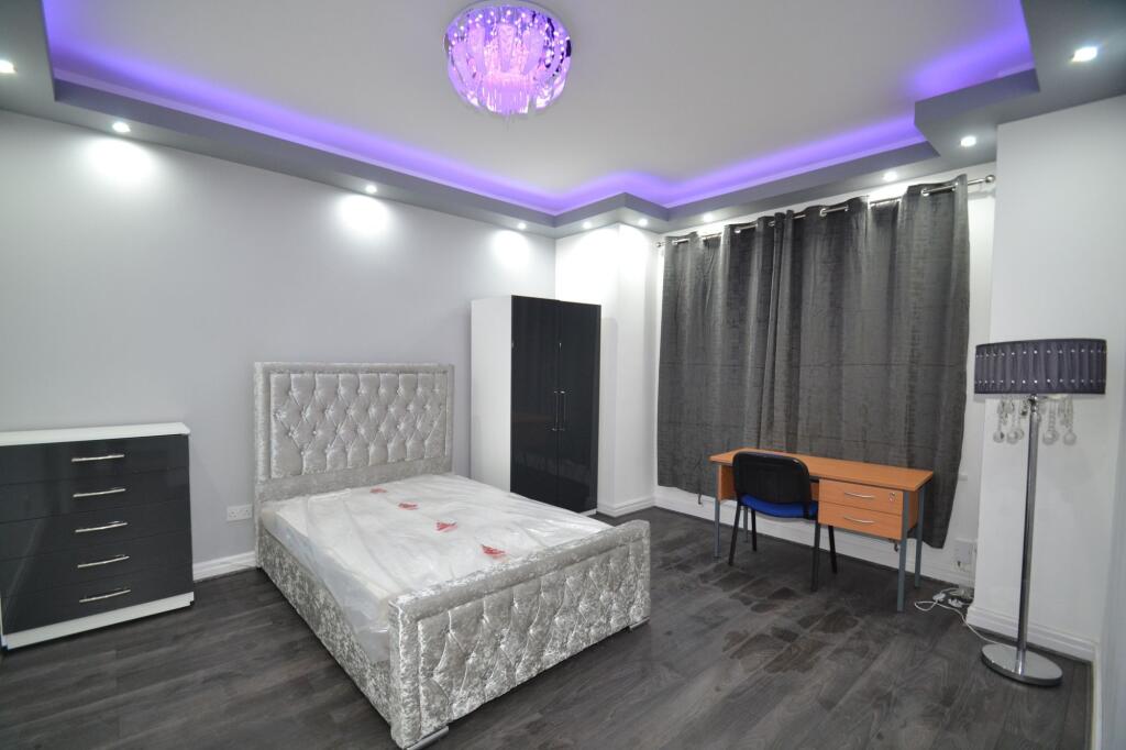 1 bedroom house share for rent
