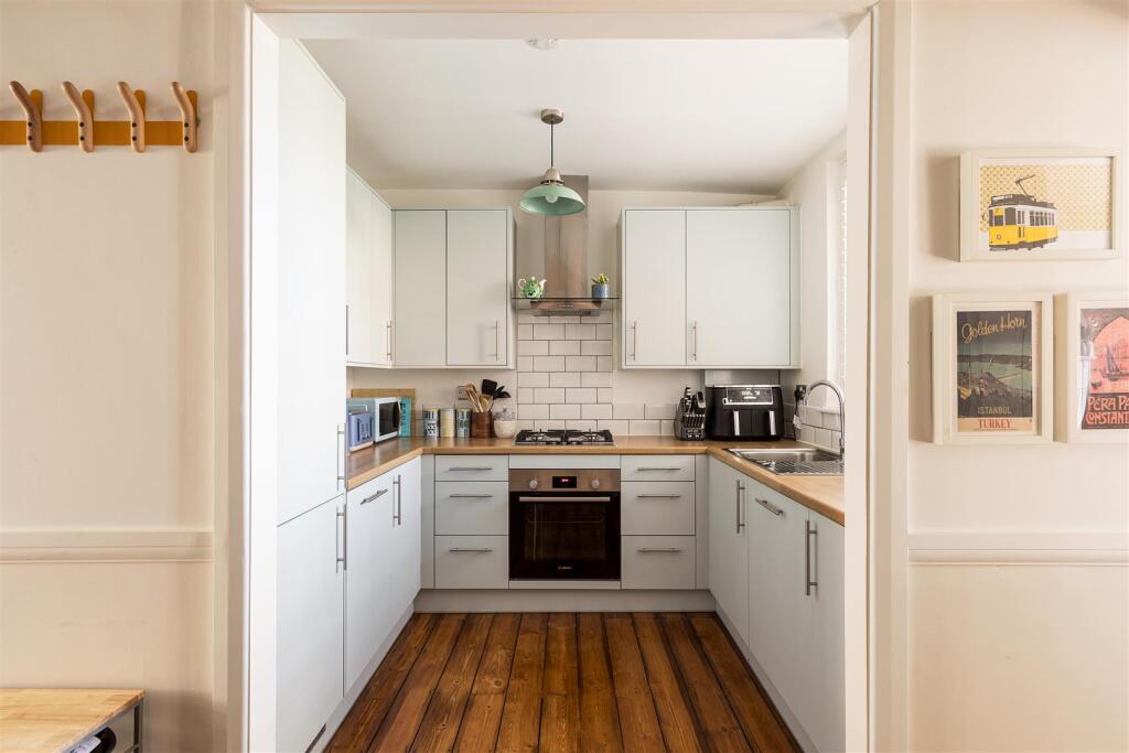 Apartment in London, Chapel End, Walthamstow - View 4